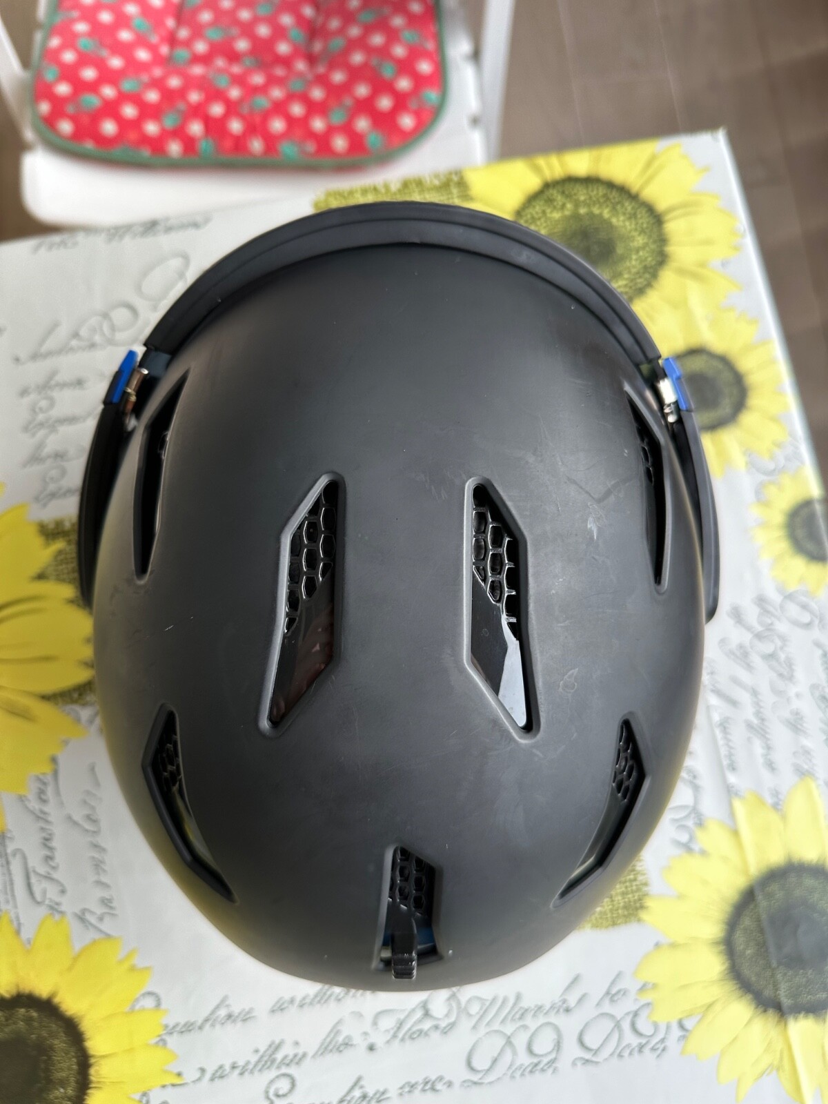 casco da sci salomon tecnologia EPS 4D advanced skin con lente intercambiabile