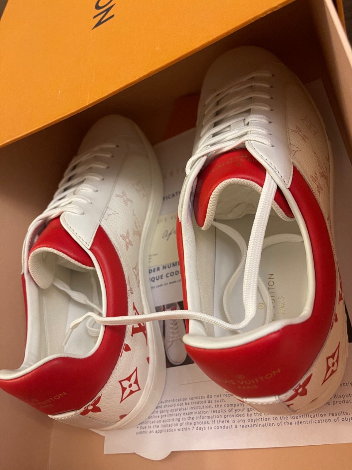 Louis Vuitton Luxembourg. Size 9LV.fit up 10-10,5us.