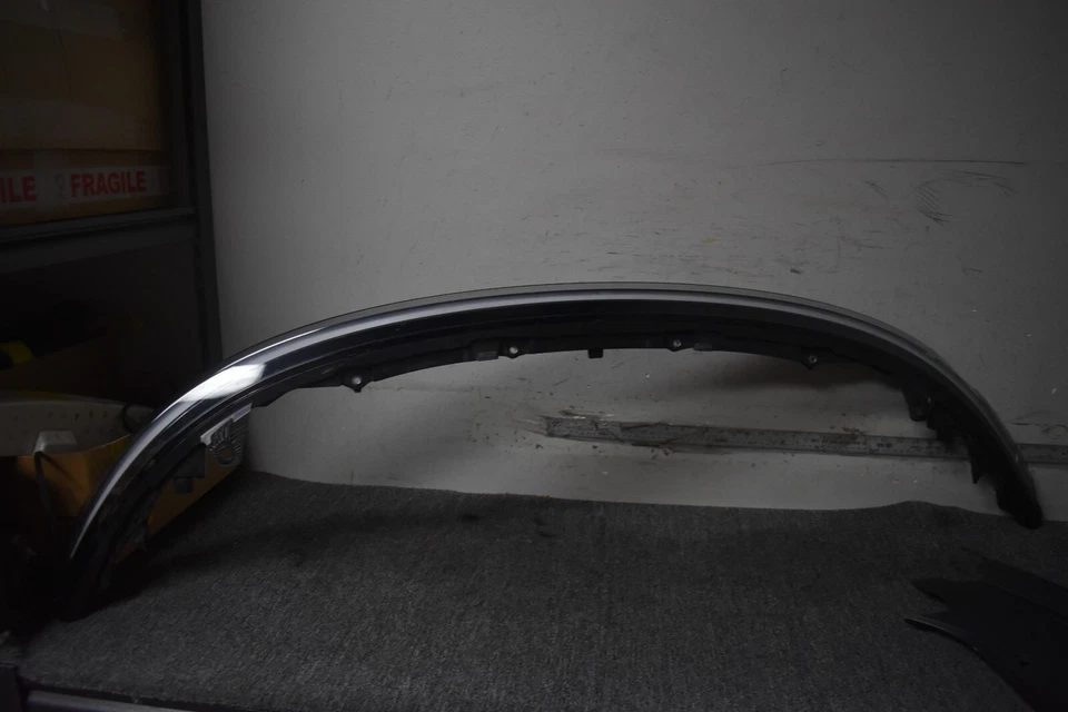 2020-2023 PORSCHE 911 CARRERA CENTER TAIL LIGHT FACTORY OEM - Image 4 of 4