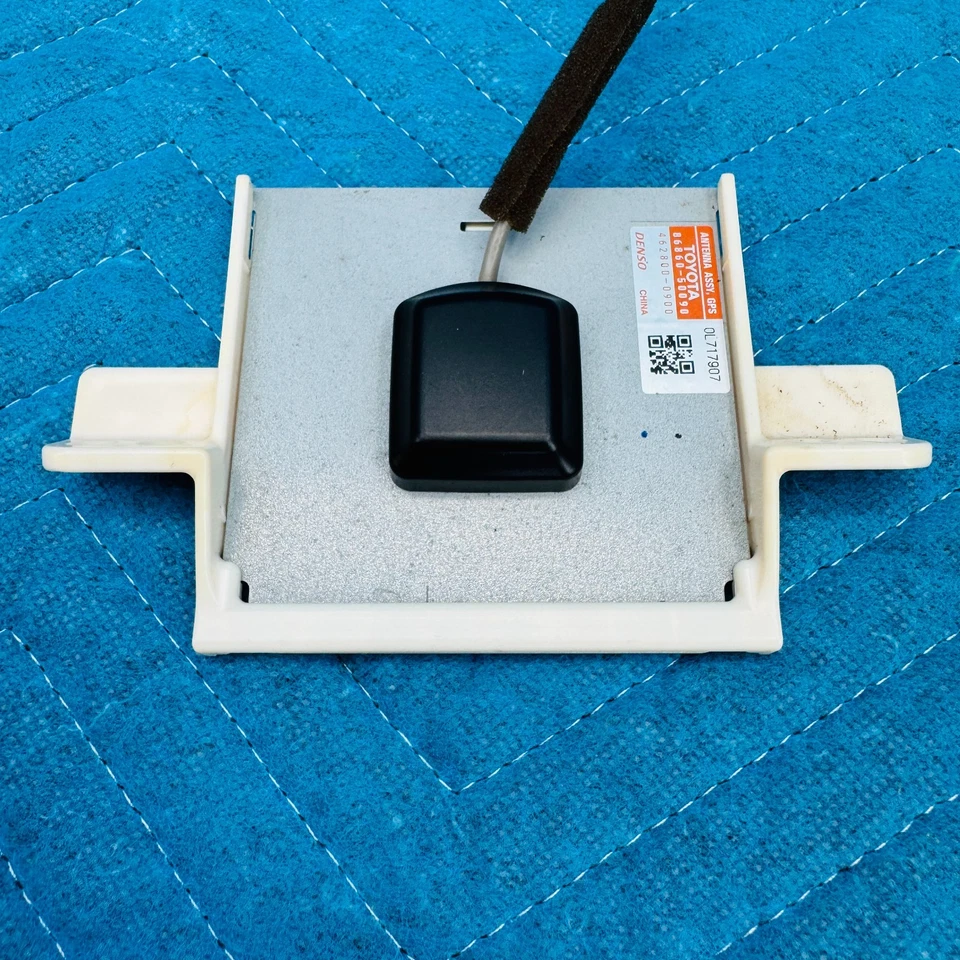 GPS-антенна 2007–2009 Lexus LS460 от оригинального производителя 8686050090 - Изображение 3 из 4