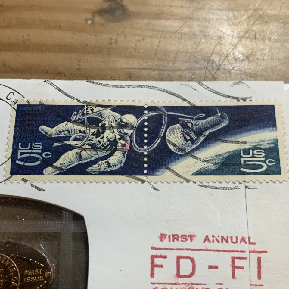 First day of issue stamp and pressed pennyKennedy space center September 29 1967 - Image 3 of 4