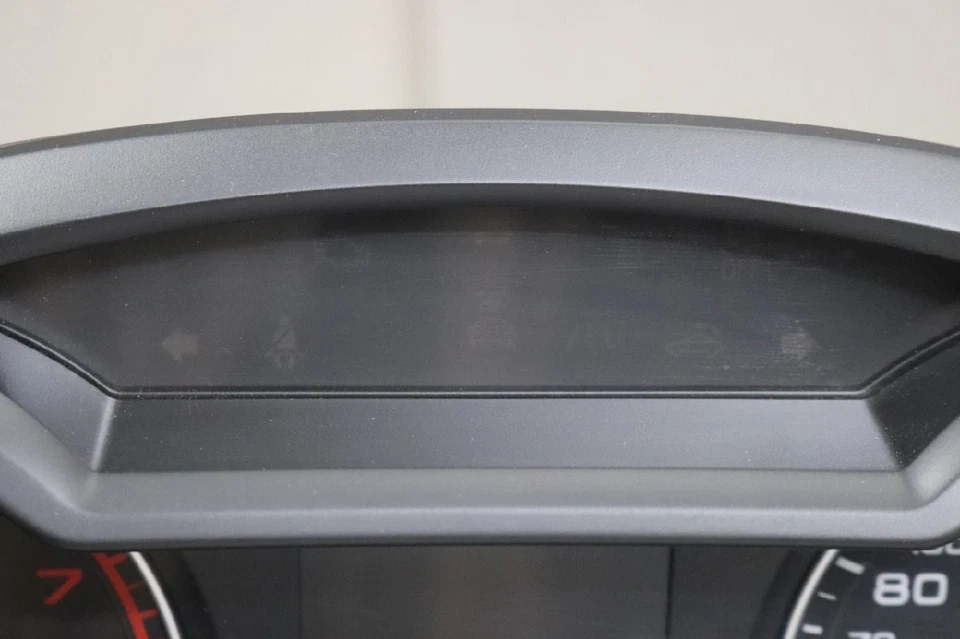 Velocímetro tacómetro Audi A4 Avant 1.8 TFSI usado grado C Foto 2 de 4