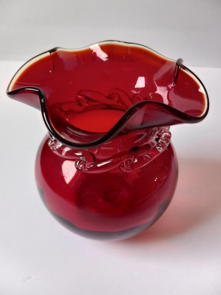 Vintage Anchor Hocking Royal Ruby Red Glass Vase Harding Pattern 1930s +1 Ruffle - Image 4 of 4