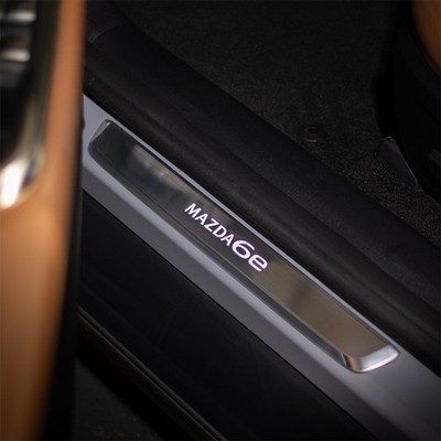 Mazda 6e Einstiegsleisten beleuchtet Original Mazda GJBKV1370
