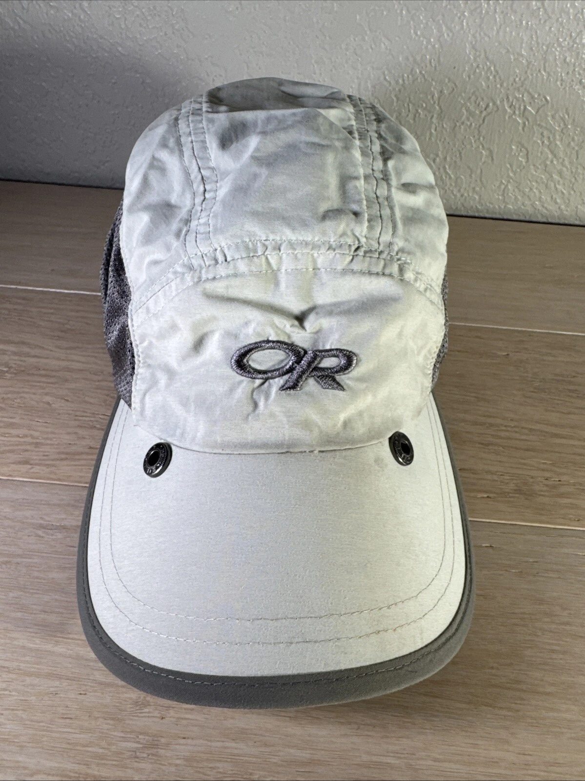outdoor-research lightweight adjustable sun runner 