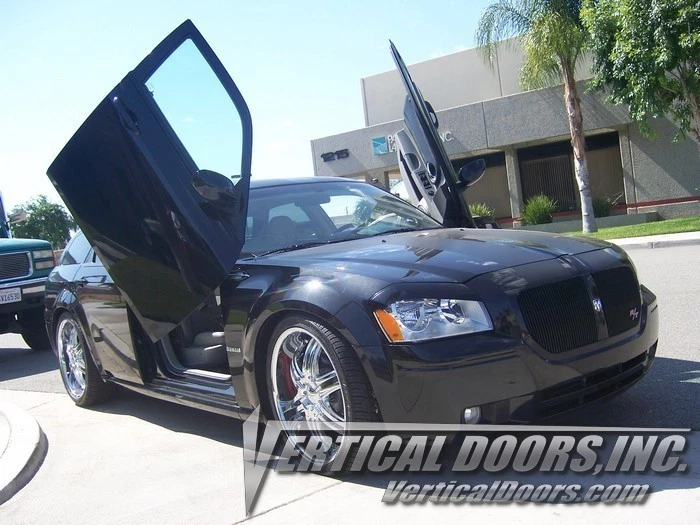 Dodge Magnum 2004-2008 Kit de puerta vertical con pernos Lambo por puertas verticales INC Foto 2 de 4