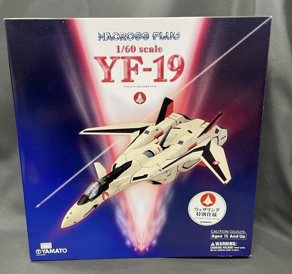 Yamato Macross Plus 1/60 YF-19 Perfect Transformation Weathering SP version/box