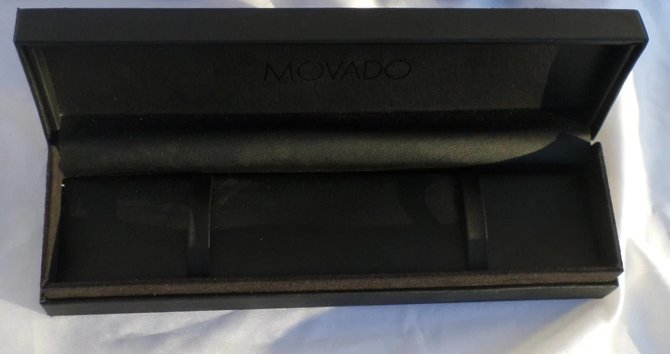 CAJA RELOJ MOVADO NEGRO 10,5 X3X2 Foto 2 de 4