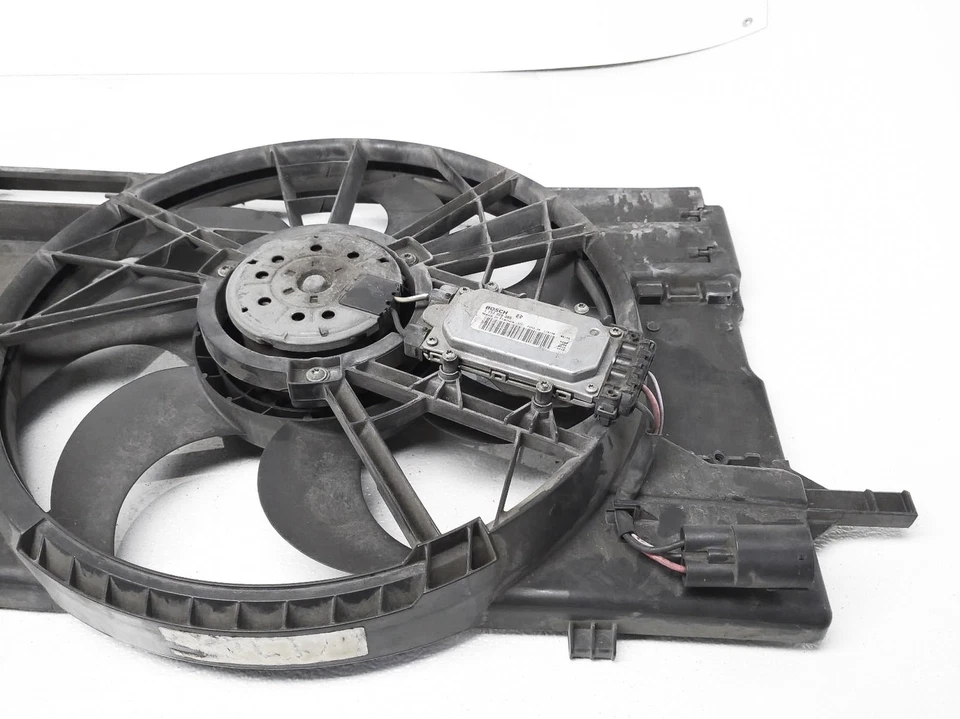 Motor y cubierta ventilador radiador Volvo C30 2008-2013 31261988 Foto 3 de 4