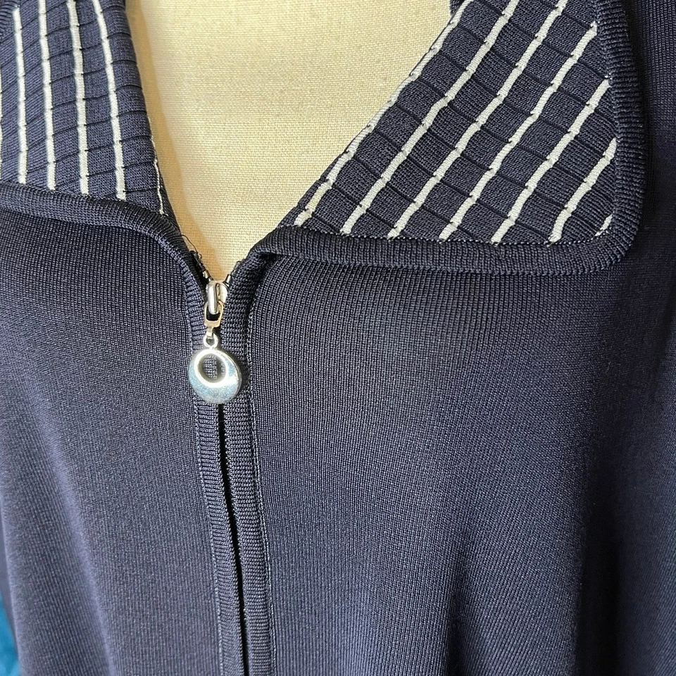 Misook Woman Jacket in Blue and White Full Zipper Stripe Detail Size 1X - Image 2 of 4