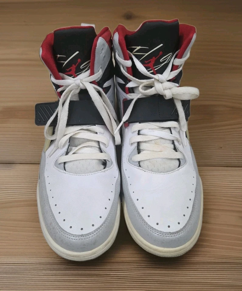 NIKE AIR JORDAN Flight TR 97 654265-104 Blanco Rojo Para hombres Talla 13 Uso Ligero Casi Nuevo Con Foto 2 de 4