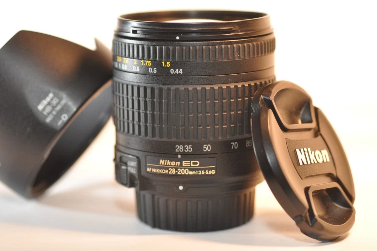 【中古】「非常に良い」Nikon AFレンズ AF 28-200mm F3.5-5.6G シルバー Amazon.co.jp: Nikon AFレンズ AF 28-200mm F3.5-5.6D : 家電＆カメラ