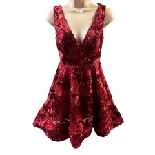 Windsor Cocktail Dress Size Small Burgundy Textured Sequin Fit and Flare V-Neck