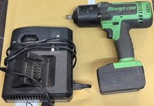 Snap-on Ct8850g 12 Impact Wrench - Ctb8185bk 4.0 Ah Battery Ctc131 Charger