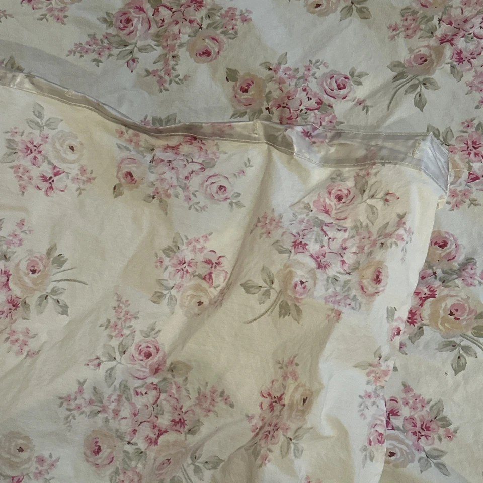 Cortina de ducha de tela Simply Shabby Chic Rachel Ashwell rosa floral Foto 4 de 4