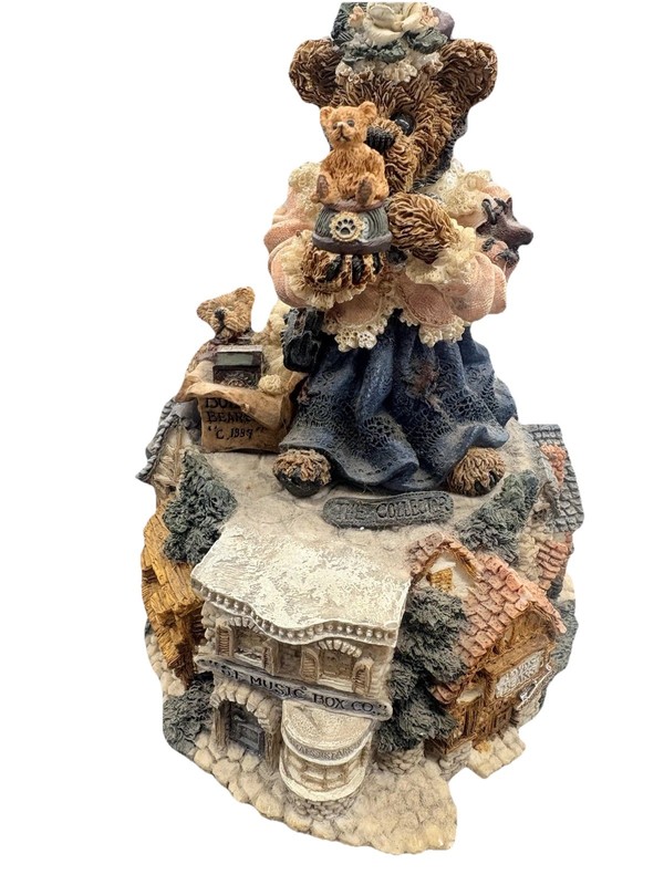 Boyds Bears 1997 Bearstone Music Box Village T.J.’s Co. Resin Figurine 