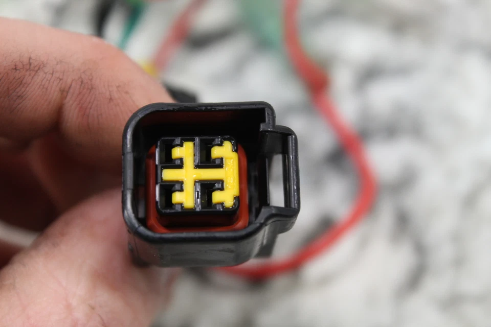 2001 YAMAHA WAVERUNNER GP800R Main Wire Harness 68A-82553-00-00 - Image 3 of 4