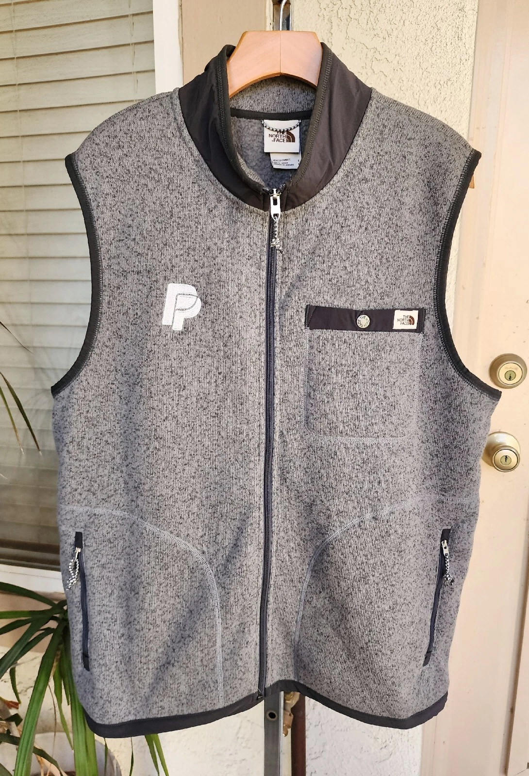 LARGE men THE NORTH FACE Sweater Knit Fleece Full Zip Vest Gray "PP" Logo