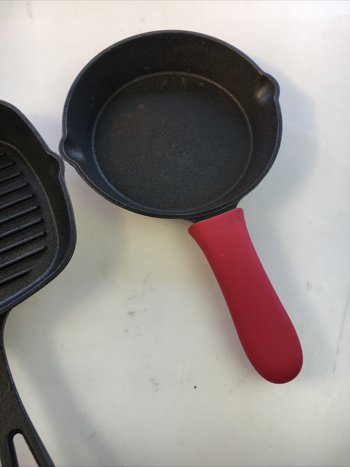 Sedona Cast Iron Skillet & Square Grill Pan 3 Piece Set Silicone Handle