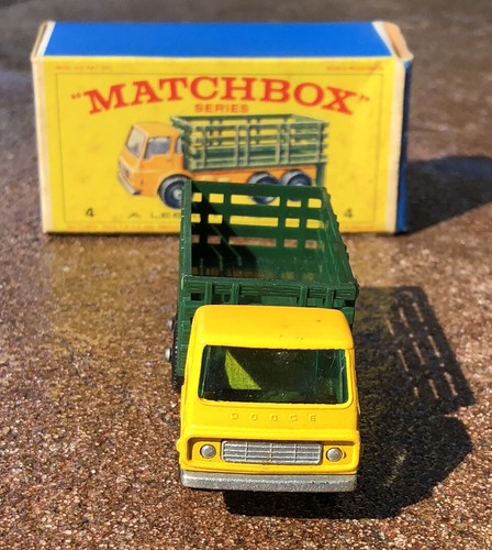 Vintage Matchbox Lesney No. 4 Dodge Stake Truck with Original E Box - Picture 6 of 12