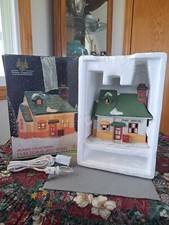 Holiday Expressions Dickens Collectables Porcelain Lighted Post Office 1991