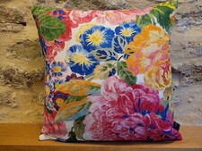 Copricuscino Sanderson molto rosa e peonia tessuto lino luminoso e velluto blu