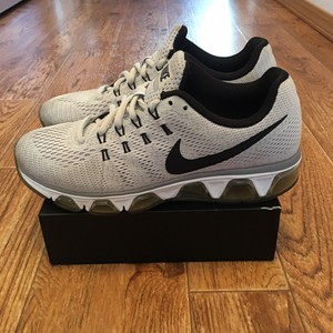 nike tailwind women's running shoes