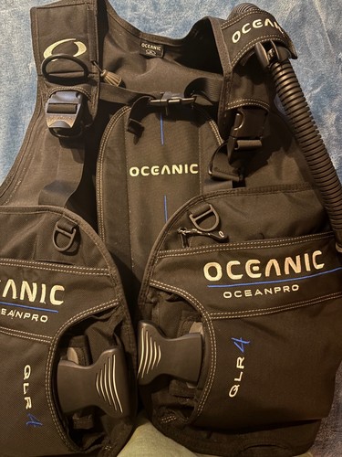 Oceanic QLR4 BCD, barely used, Size Medium, great condition, weight pockets - Picture 2 of 6