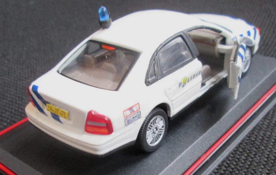 wonderful diecast-modelcar 1/43 VOLVO S80 1999 "POLITIE Gool en Vechtstreek" NL - Image 2 of 4