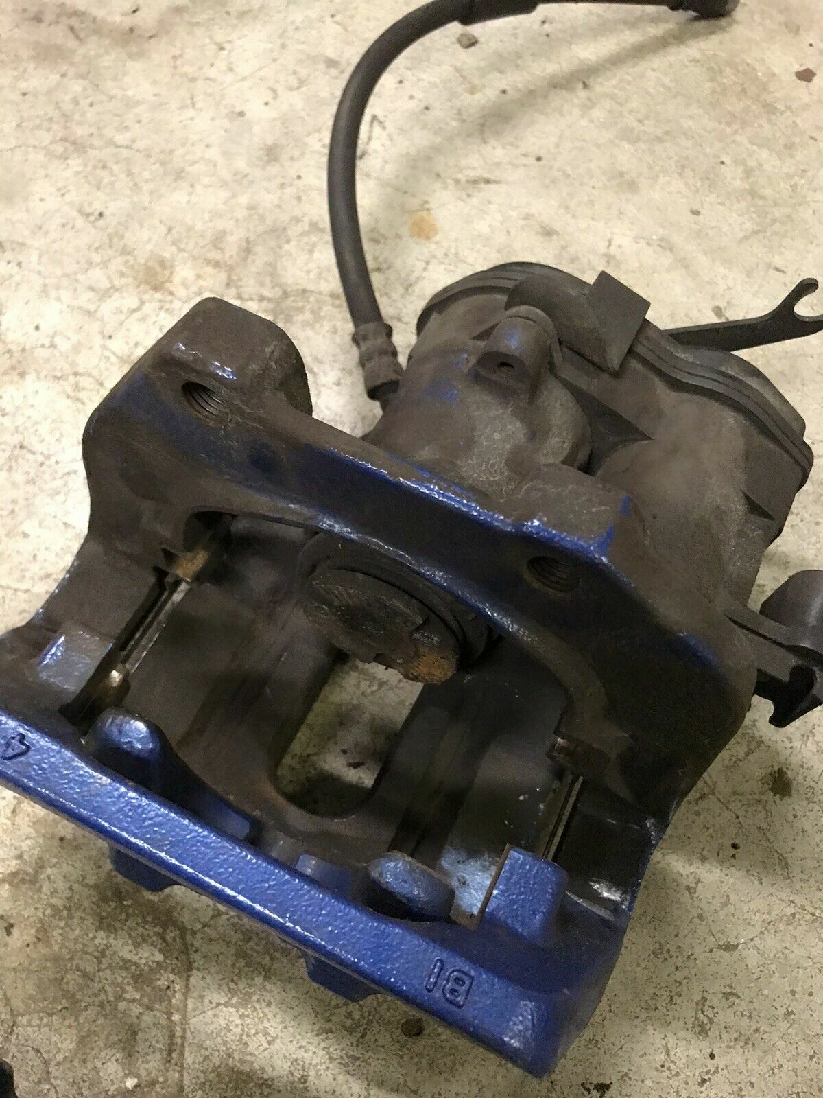 BMW F10 M5 & F06 F12 F13 M6 V8 Rear Brake Calipers eBay