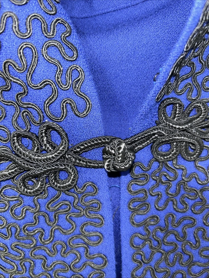 Traje de lana azul Lilly Rubin's con cierre de bucle, astracán Foto 3 de 4