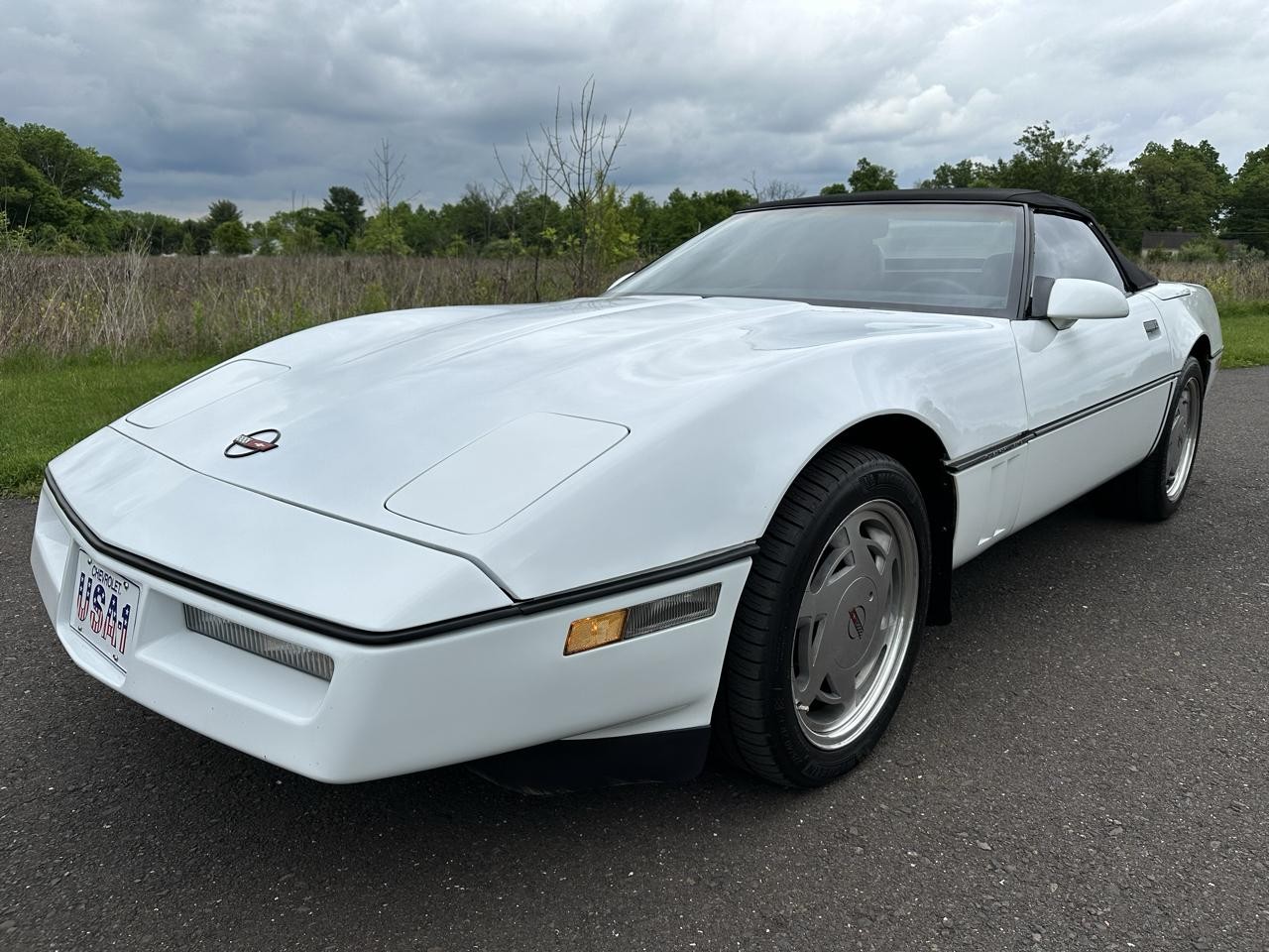 1989 White Chevrolet Corvette   | C4 Corvette Photo 7