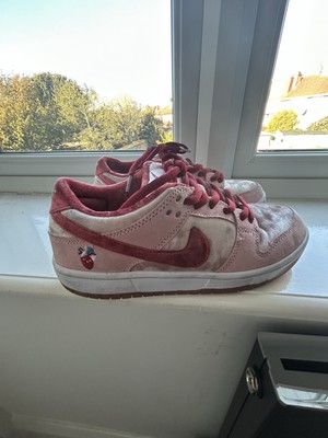 sb dunk low strangelove special box