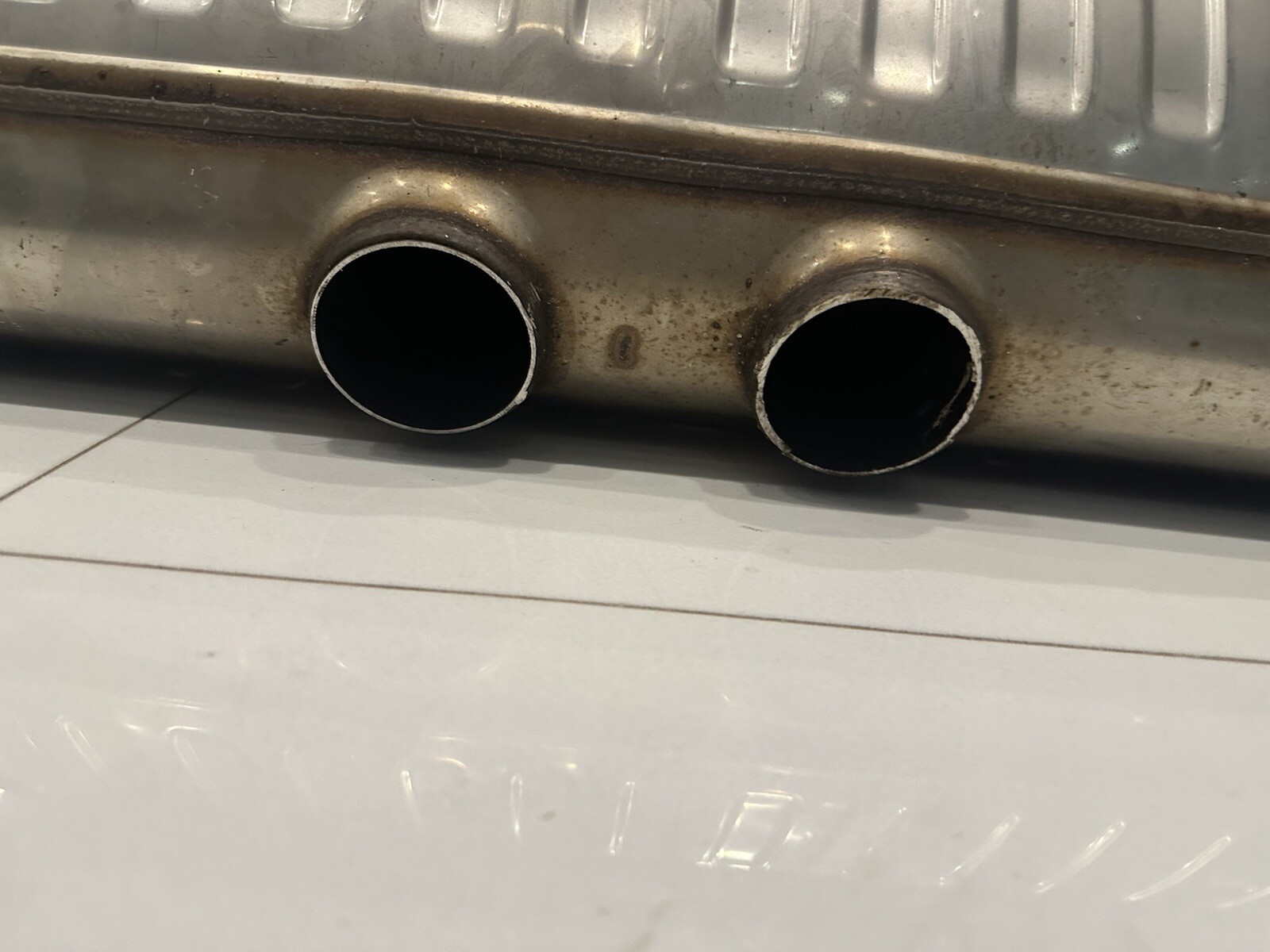 Rear Exhaust Muffler Silencer 4M0253611E OEM Lamborghini Urus 2019