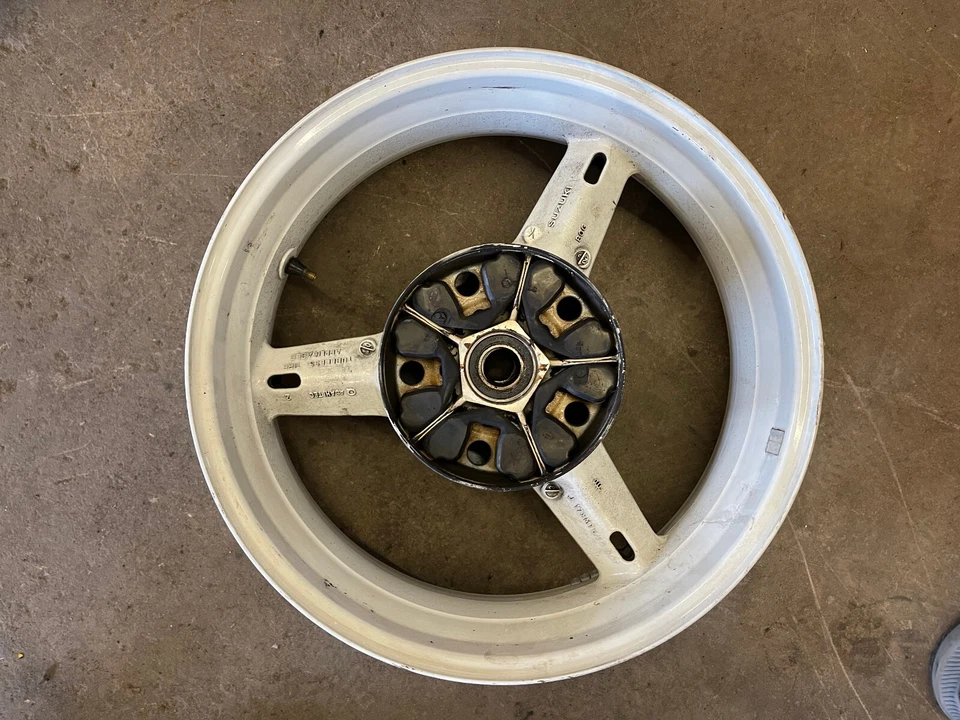 Llanta trasera recta Suzuki GSXR 600 750 2001-2005 OEM GSXR600 GSXR750 02 03 04 Foto 3 de 4