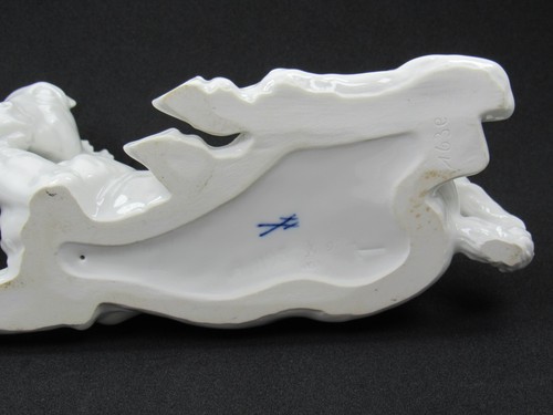 Vintage MEISSEN White Porcelain Young Horse Colt Foal Lying Down Sculpture - Picture 11 of 21