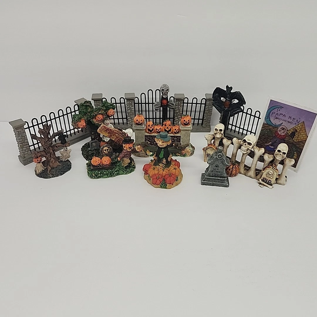 Halloween Village Figurines Lot Spooky Hollow & Mixed Brands Pumpkins Skeletons