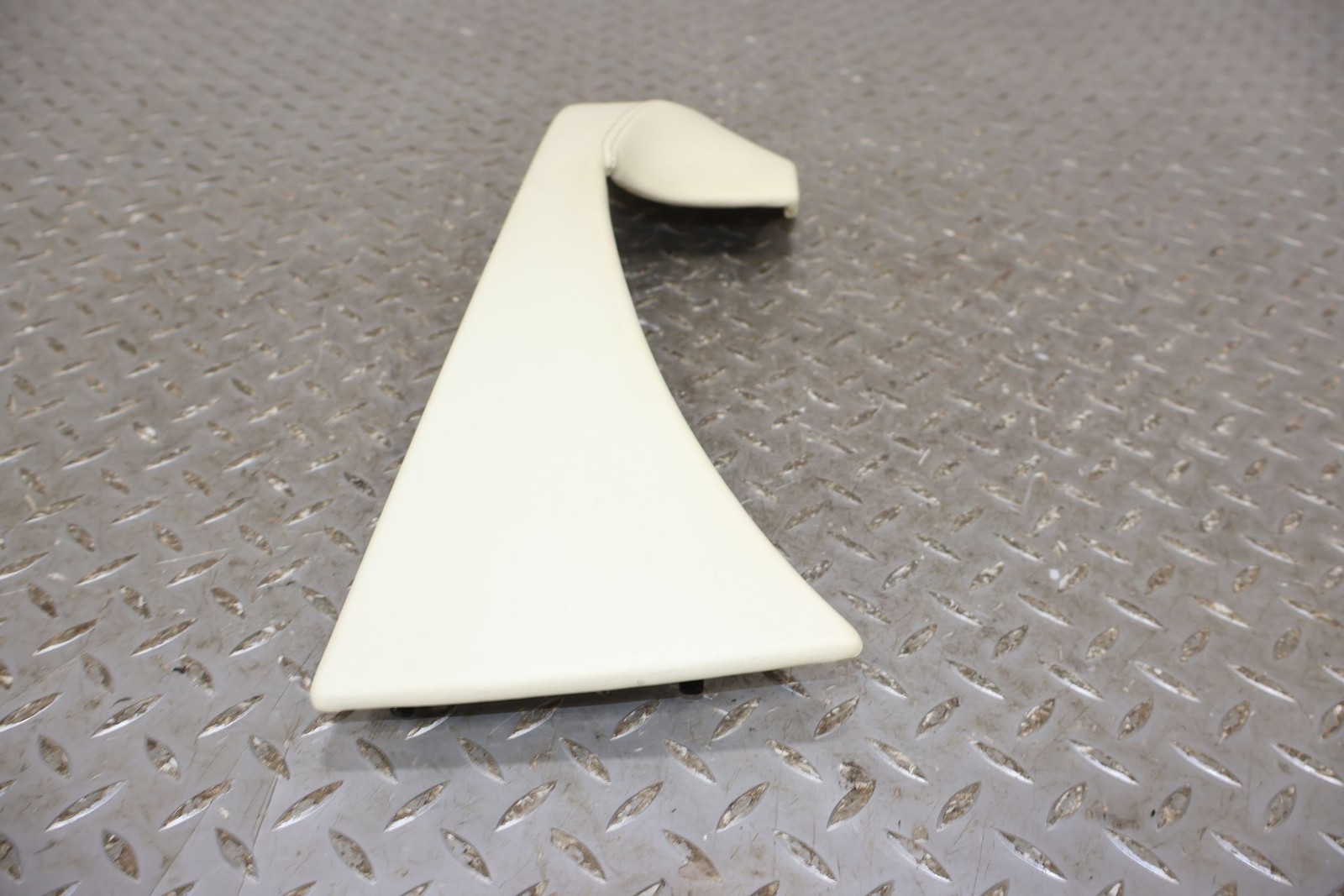 09 Aston Martin V8 Vantage Left LH Center Dash Trim (Cream Truffle Leather)