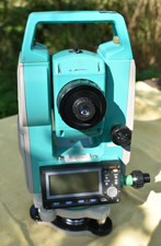 SOKKIA SET600 TOTAL STATION, CASE, FOUR BATS, CHARGER & A4 MANUAL WITH PROBLEMS