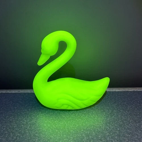 Vtg FENTON Green Satin Custard Uranium Glass SWAN Figurine GLOWS