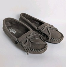 Minnetonka Suede Moccasin Womens Size 5 Kilty Taupe Gray Comfort Slip On