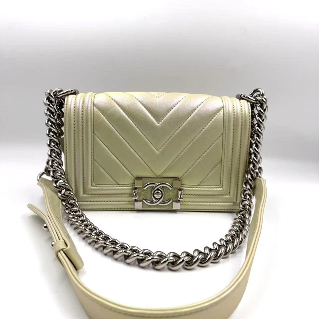11.04 006 Chanel Chevron Quilted Boy Shoulder Bag SHW