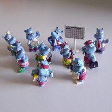 &Uuml;-Ei Figuren Paket/Sammlung Happy Hippo Company 1992 inkl. Schild &bdquo;Aktien&ldquo;
