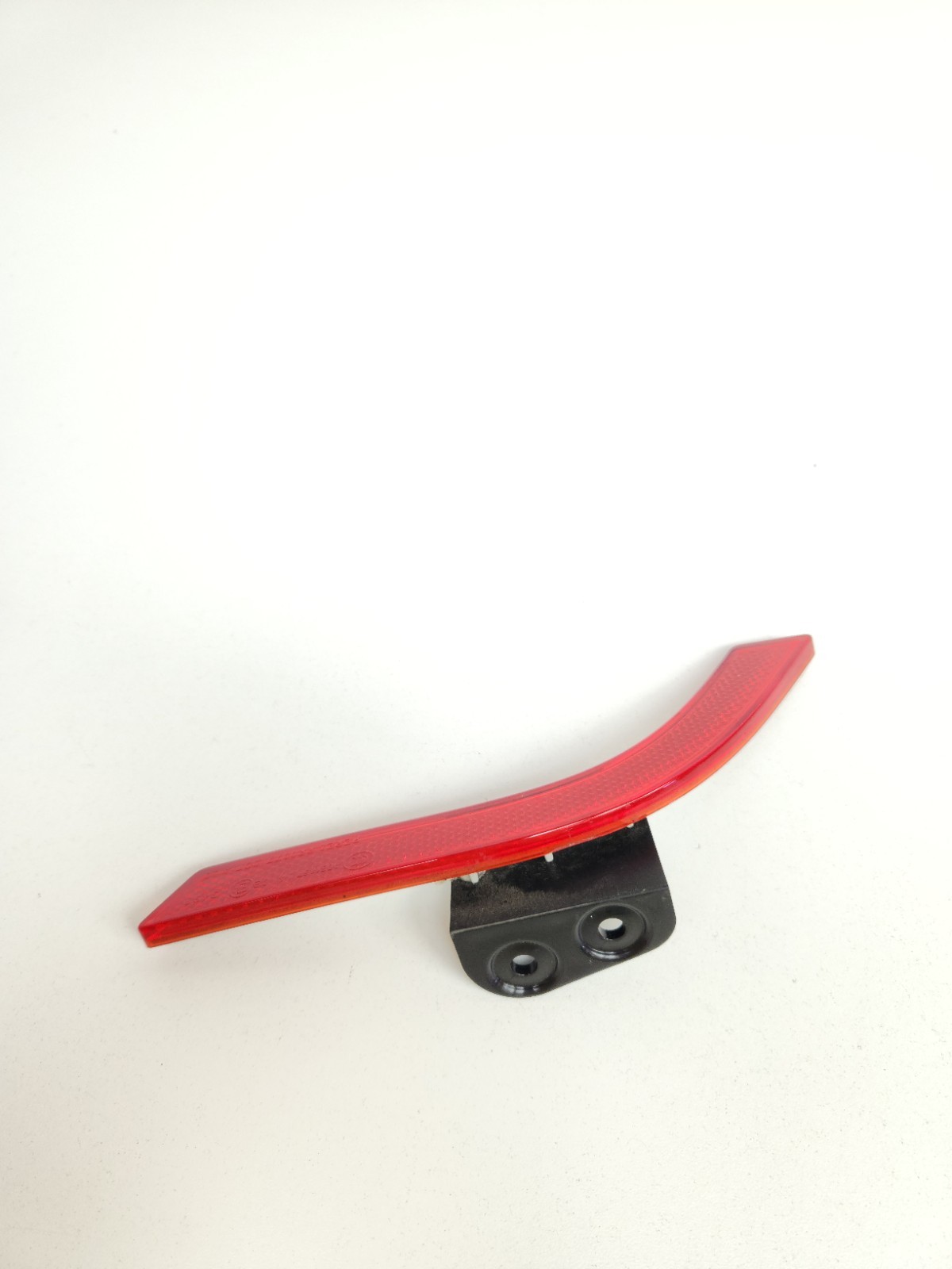 2015-2016 MCLAREN 650S SPIDER REAR LEFT SIDE LOWER BUMPER REFLECTOR LIGHT OEM