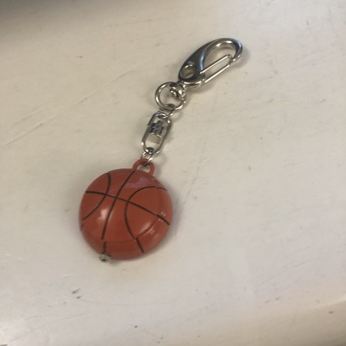 Basketball Schlüsselanhänger Uhr NEUE BATTERIE