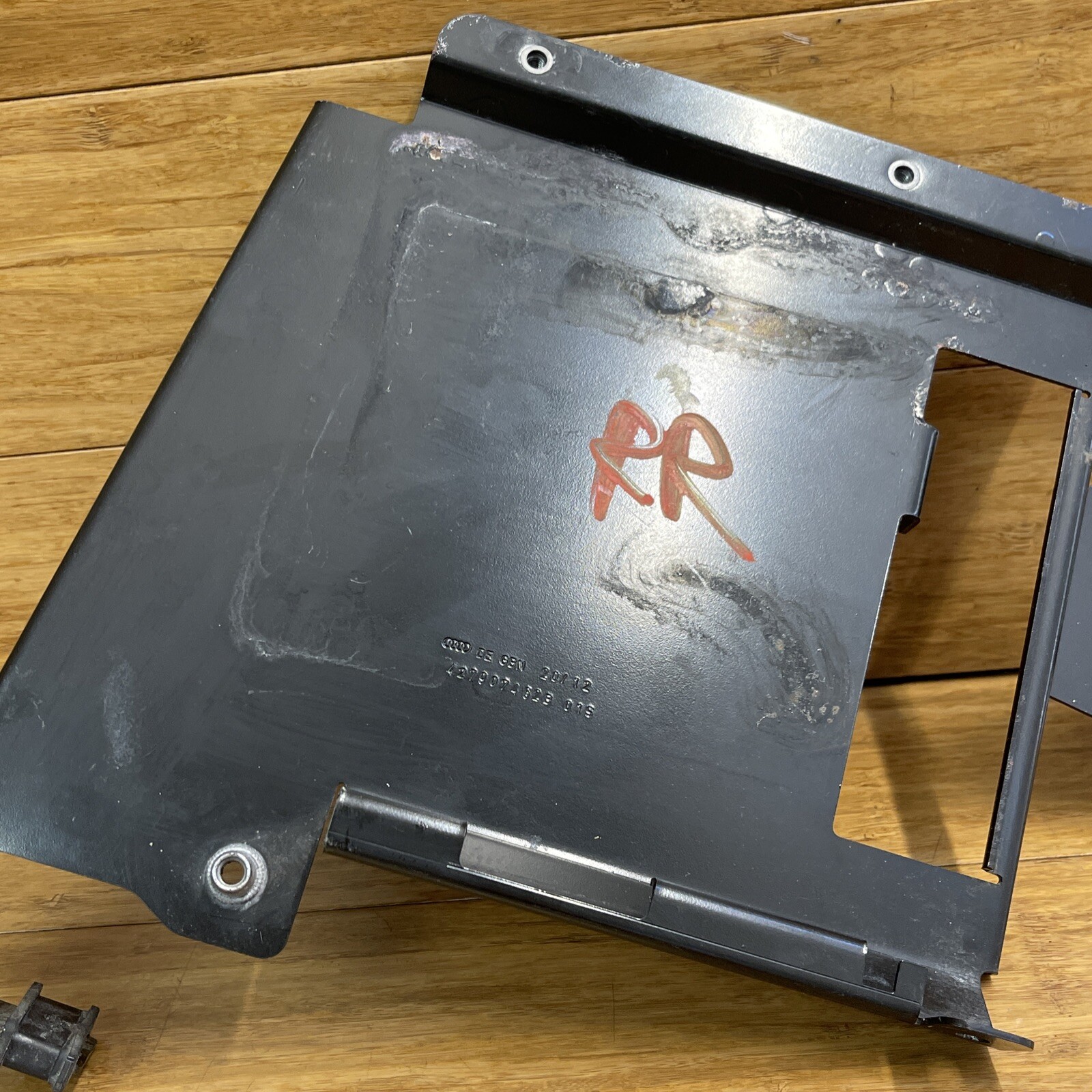 2011-2015 Audi R8 42 Engine Mount ECU Bracket Rear Right Genuine Original OEM
