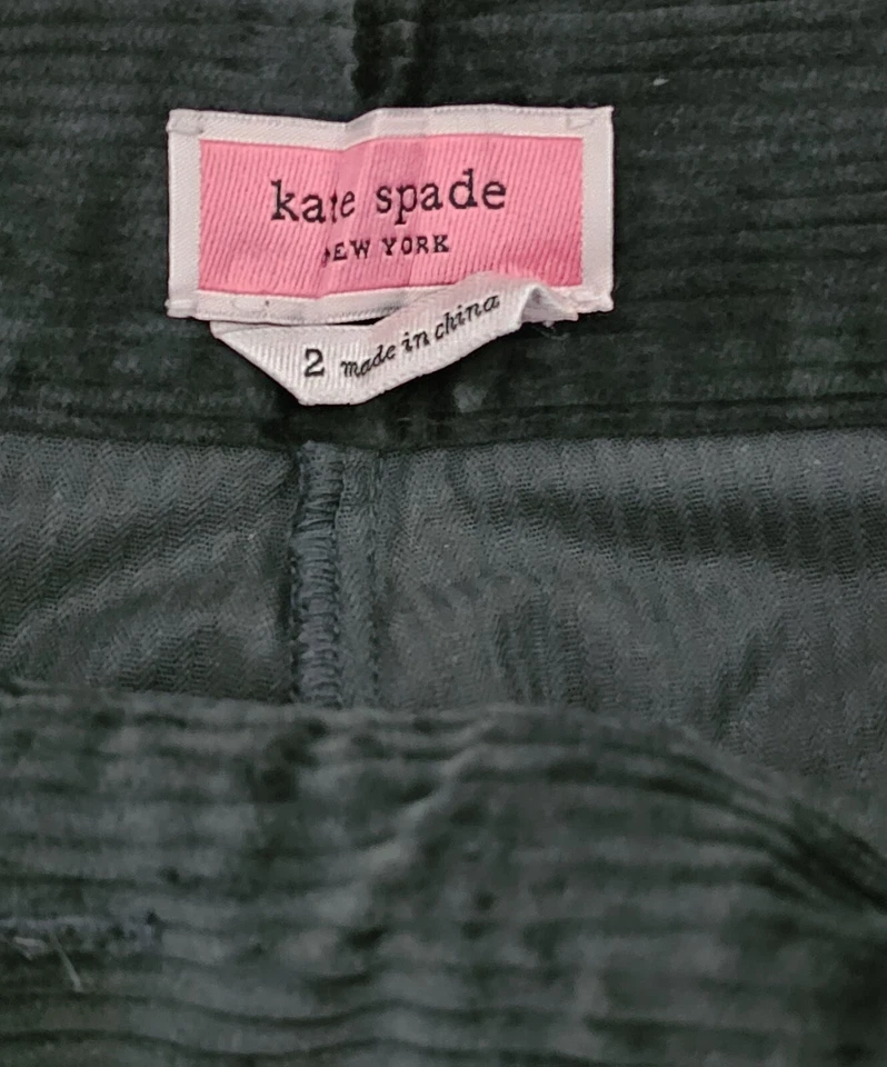 Pantalón Kate Spade New York para mujer pana esmeralda acampanado tiro alto Foto 3 de 4