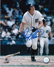 RUSTY STAUB  DETROIT TIGERS  ACTION SIGNED 8x10