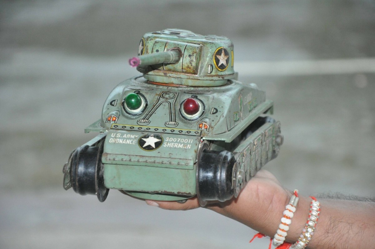 昭和レトロ！！★タイヨー(TAIYO)ブリキ戦車M-4 シャーマン★ Amazon | TAIYOブリキ戦車M-4 U.S.ARMY ORDNANCE SHERMAN修理