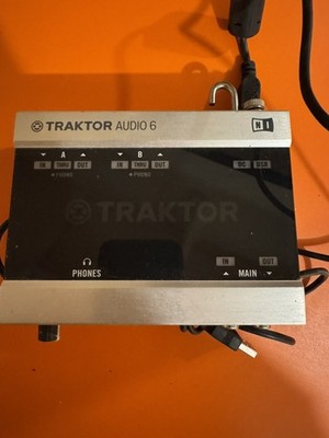 Native Instruments Traktor Audio 6 USB DJ Audio Interface with